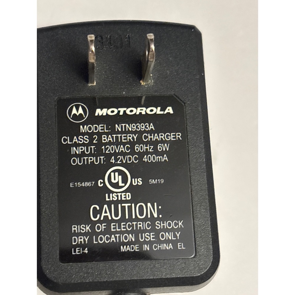 Motorola NTN9393A Class 2 Battery Charger AC Adapter 4.2VDC 400mA Black